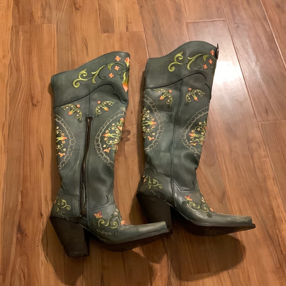 Beautiful green embroidery boots